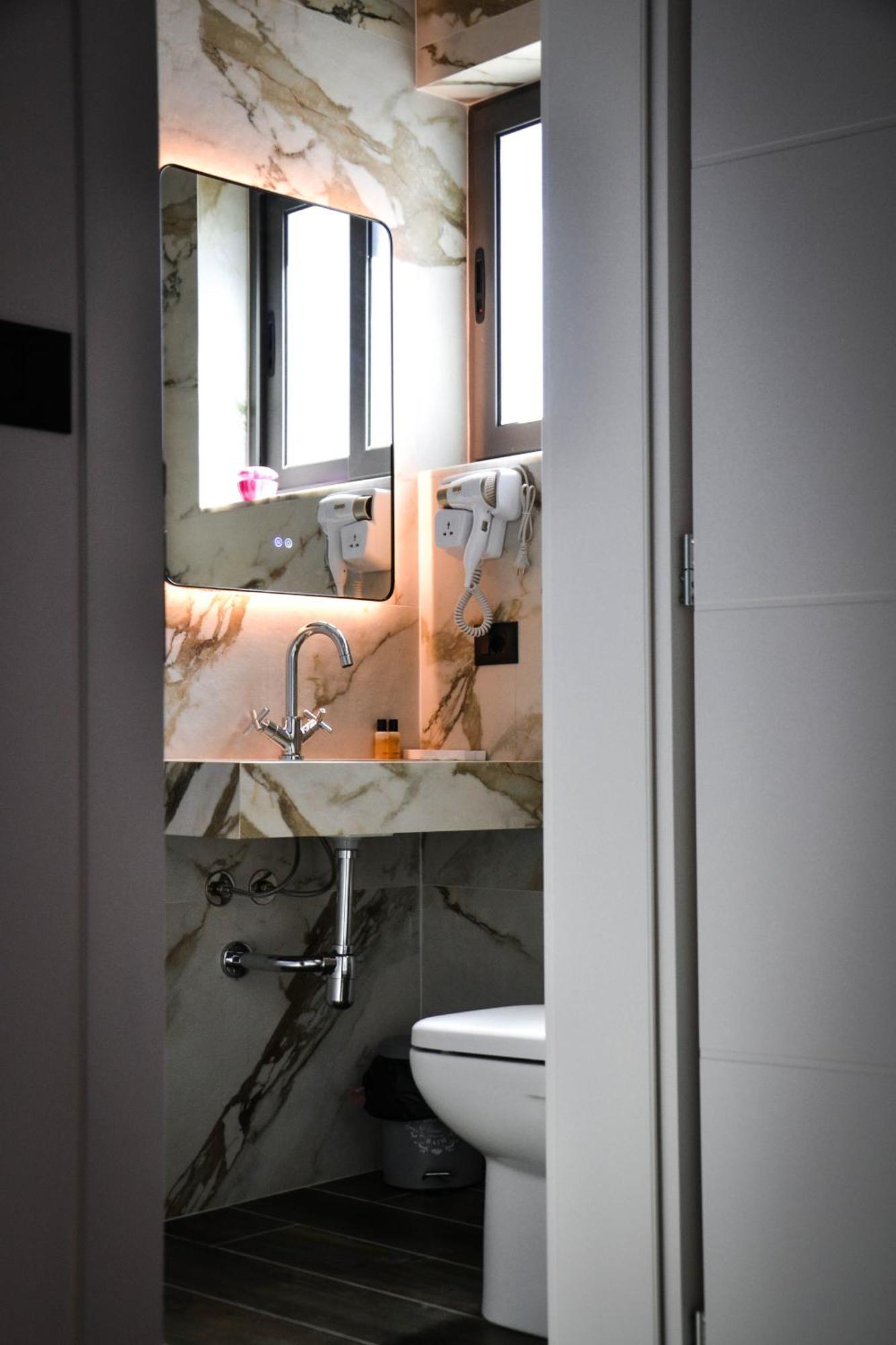 Horizont Apart-Hotel Shkodër エクステリア 写真