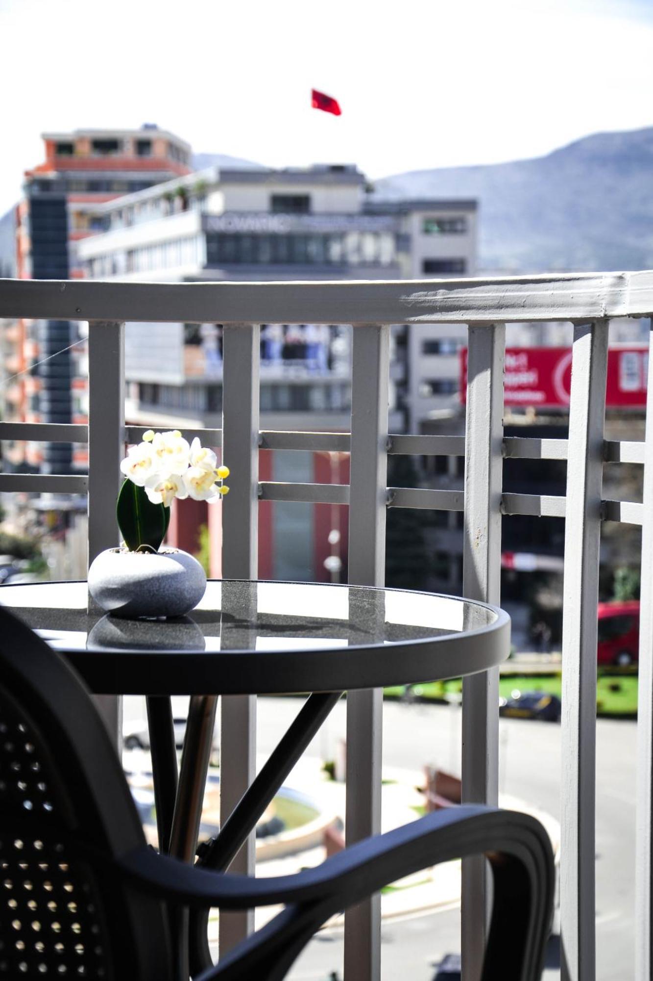 Horizont Apart-Hotel Shkodër エクステリア 写真