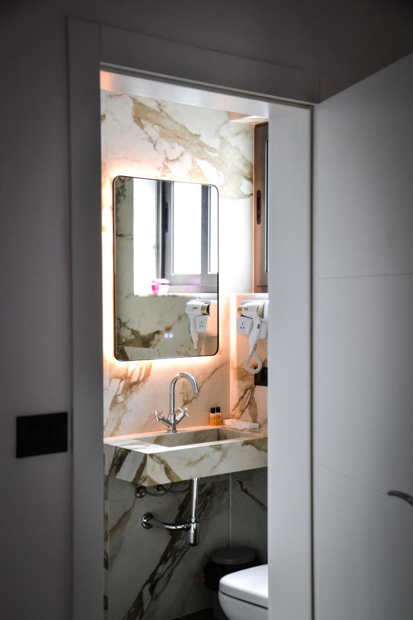 Horizont Apart-Hotel Shkodër エクステリア 写真