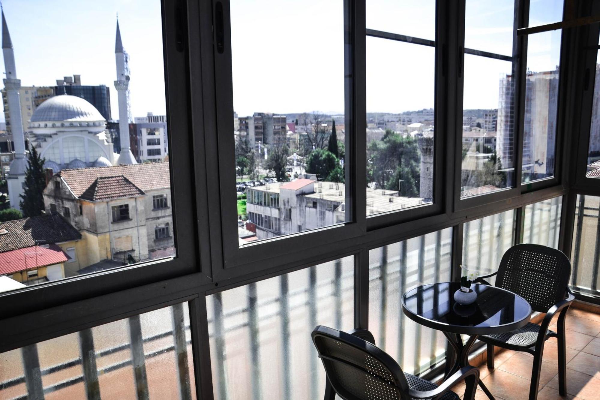 Horizont Apart-Hotel Shkodër エクステリア 写真