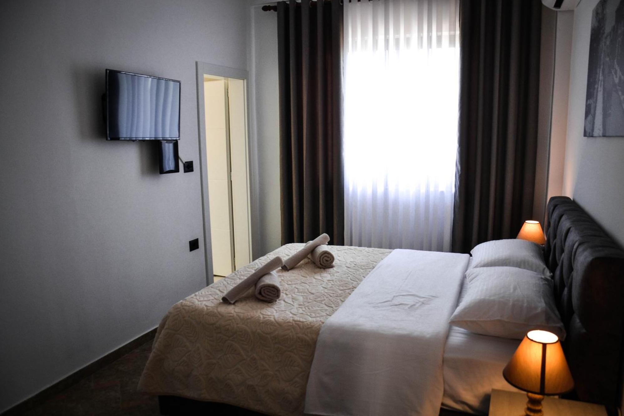 Horizont Apart-Hotel Shkodër エクステリア 写真